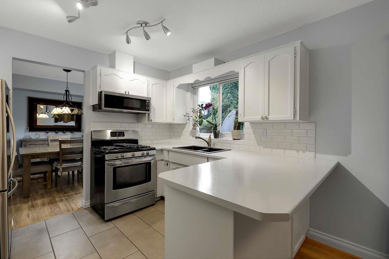 Photo 15 of 19853 50 A Avenue, Langley BC