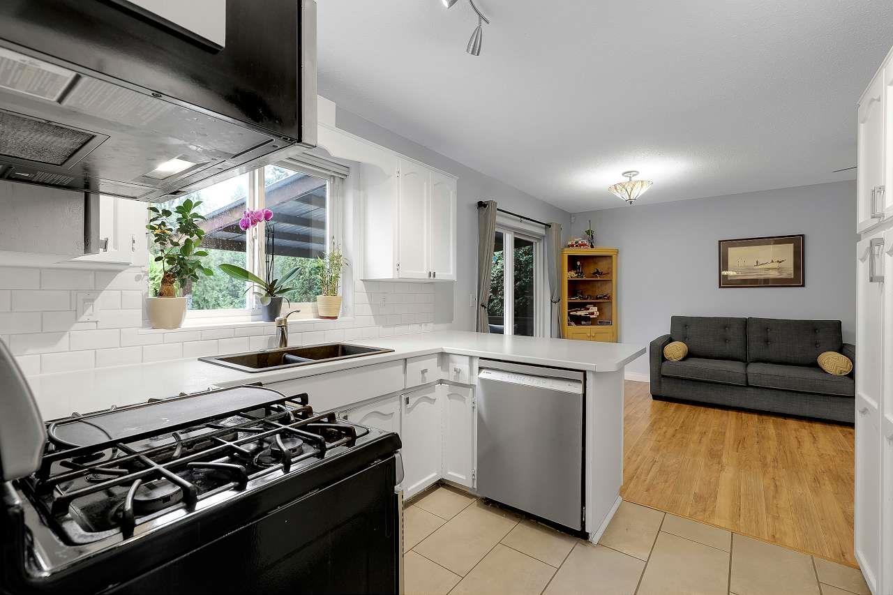 Photo 14 of 19853 50 A Avenue, Langley BC