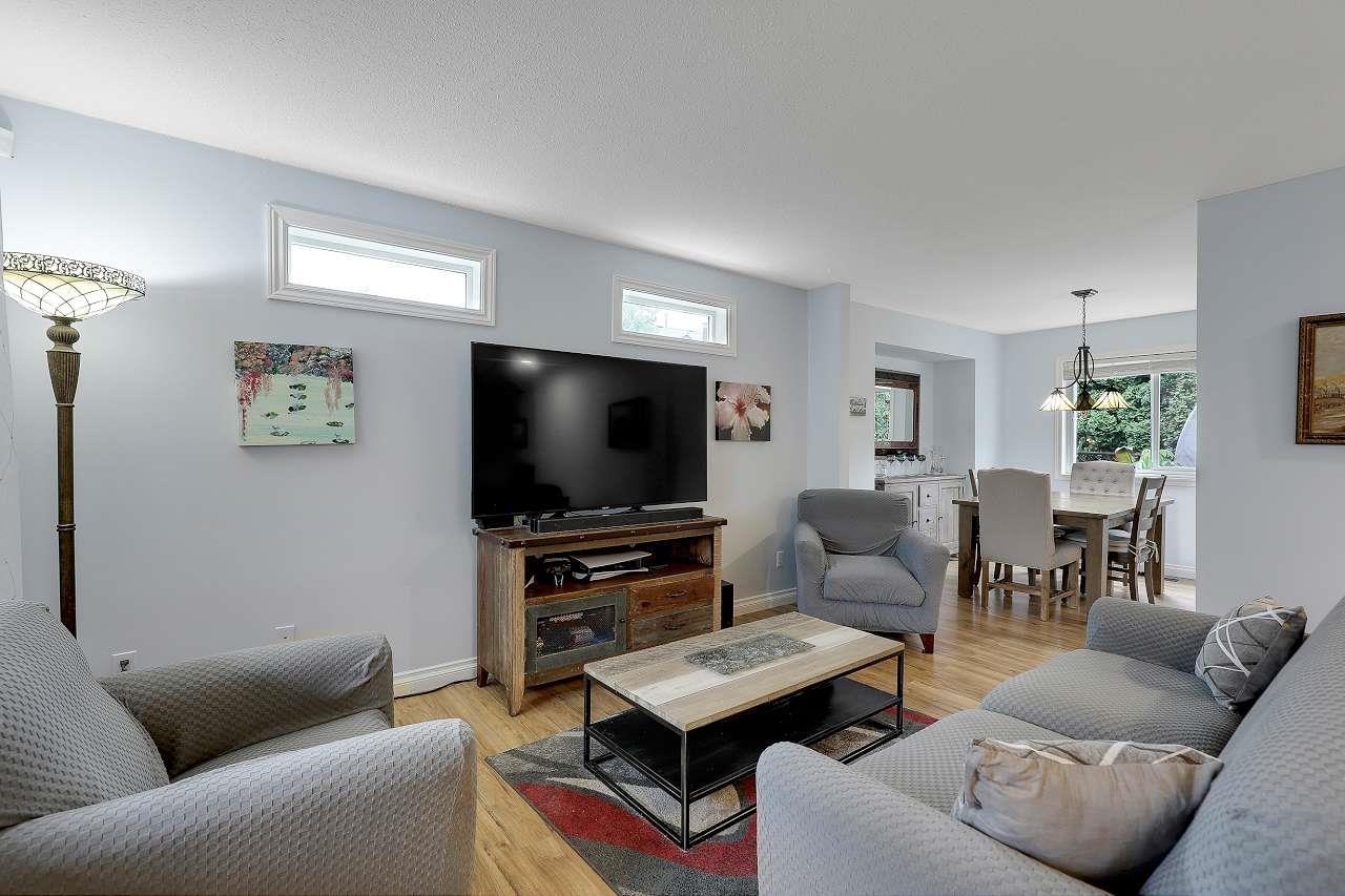 Photo 11 of 19853 50 A Avenue, Langley BC