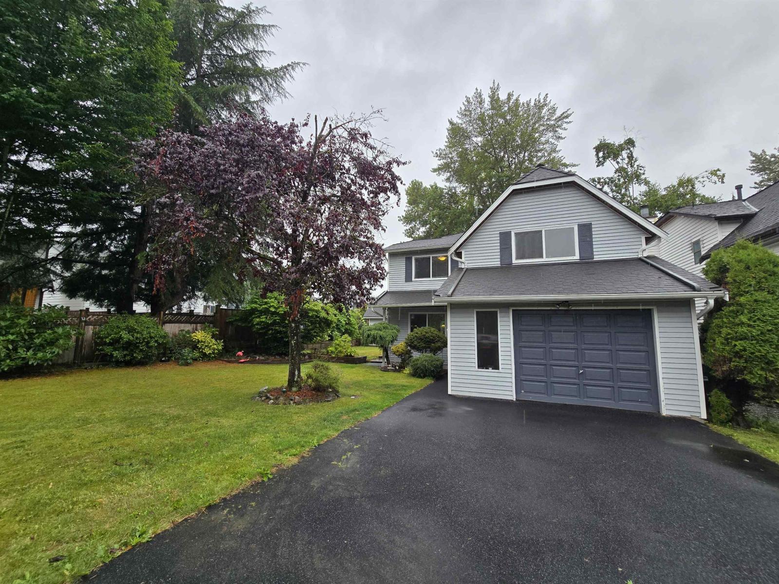 Photo 2 of 19853 50 A Avenue, Langley BC