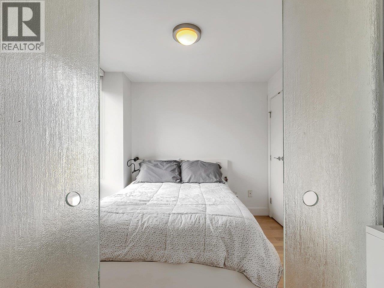 Photo 13 of 806 565 Smithe Street, Vancouver BC