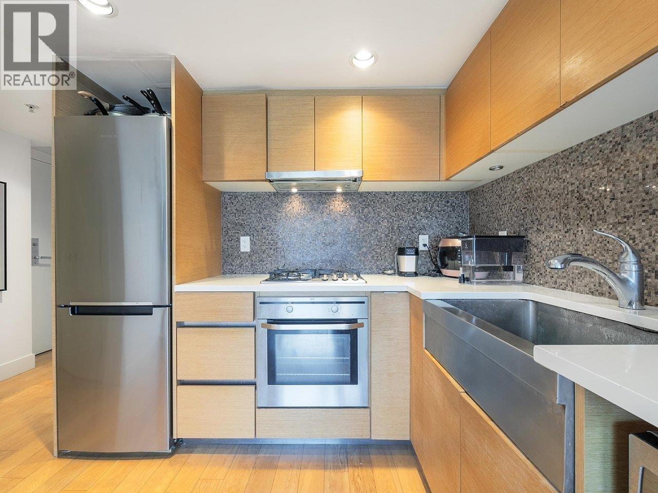 Photo 6 of 806 565 Smithe Street, Vancouver BC