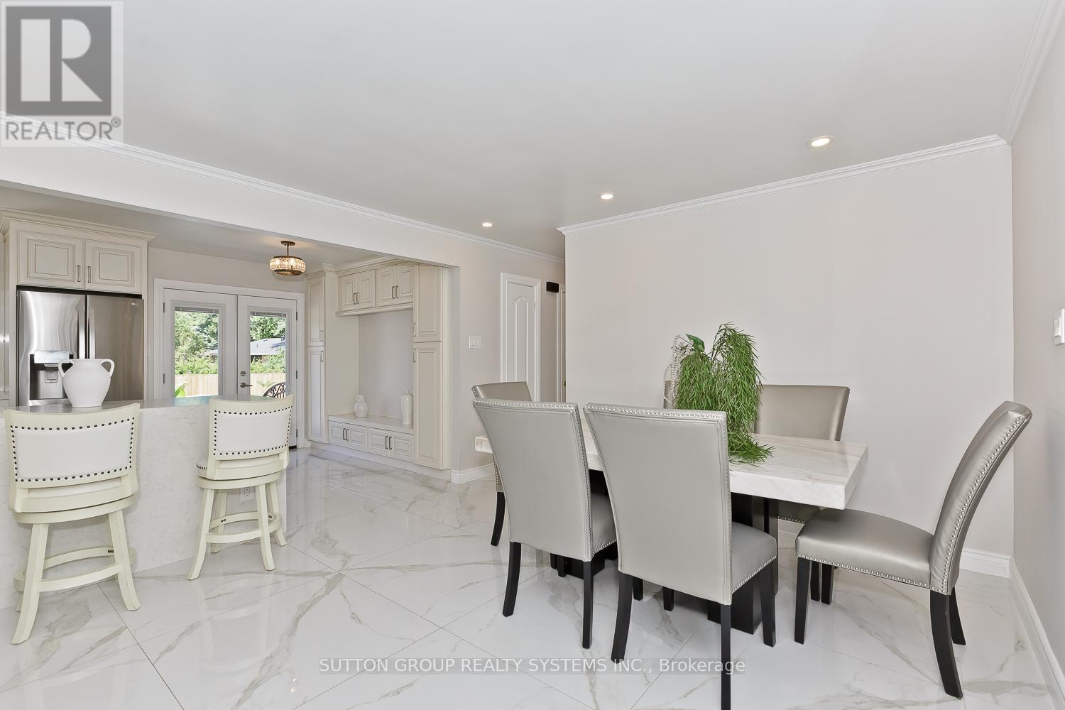Photo 11 of 214 Ashford Drive, Barrie ON