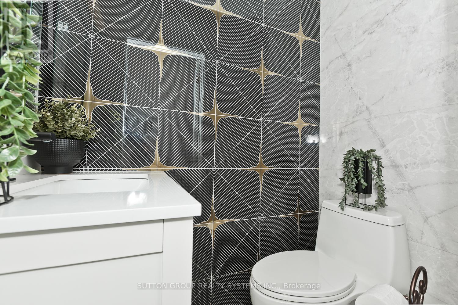 Photo 14 of 214 Ashford Drive, Barrie ON