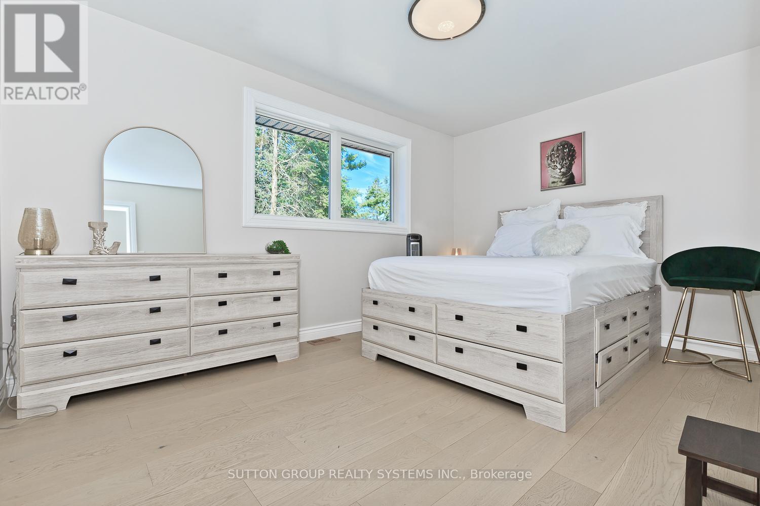Photo 15 of 214 Ashford Drive, Barrie ON