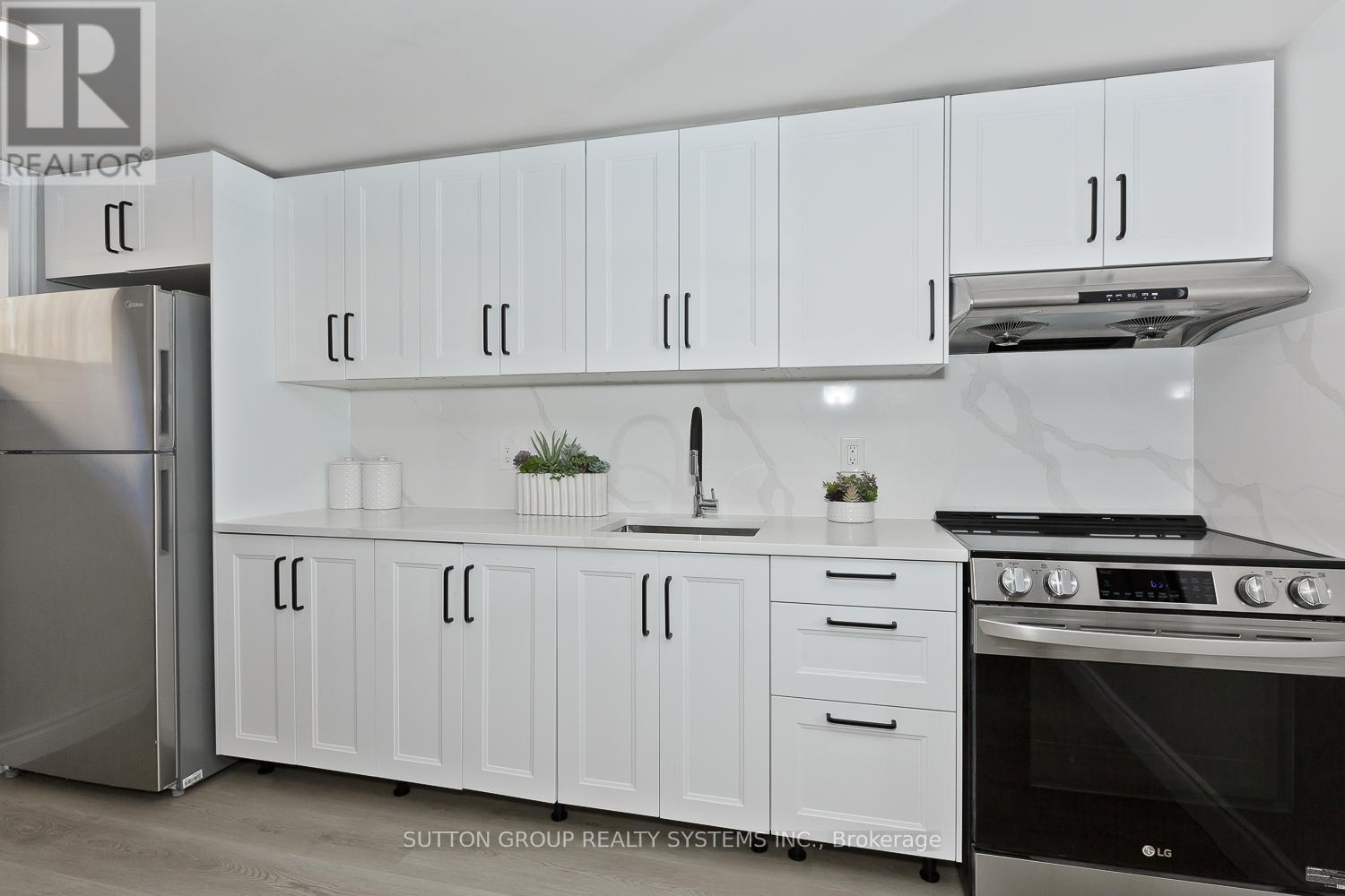 Photo 28 of 214 Ashford Drive, Barrie ON