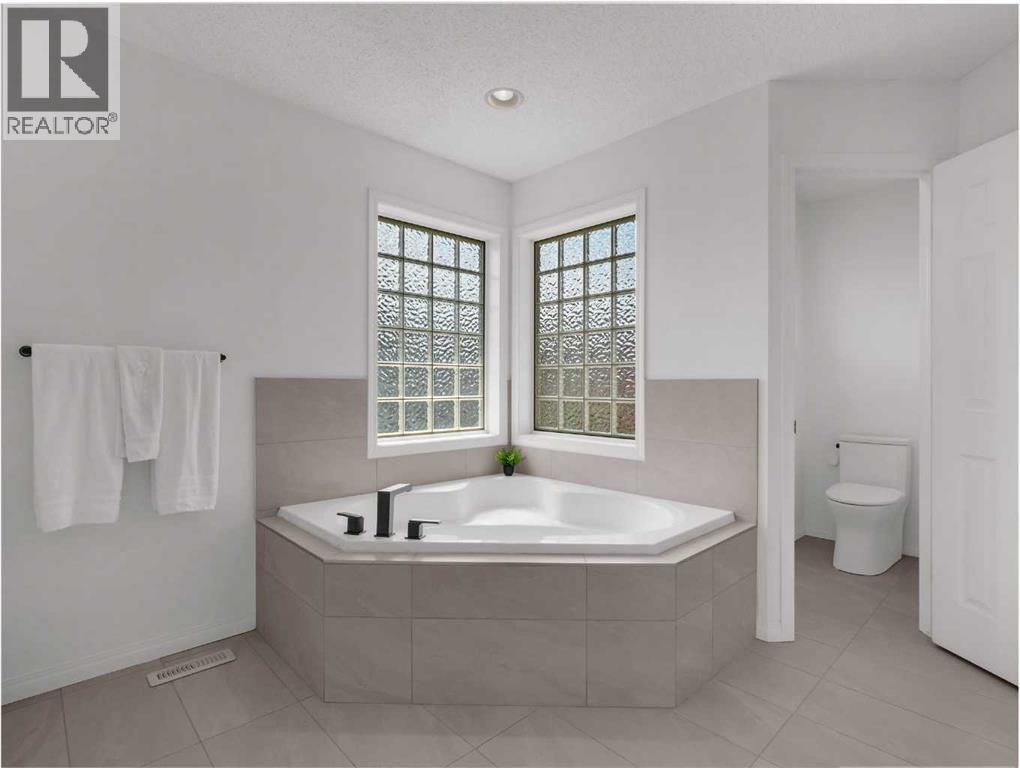 Single Family House for Sale in  Royal Oak Cape NW Royal Oak Calgary 