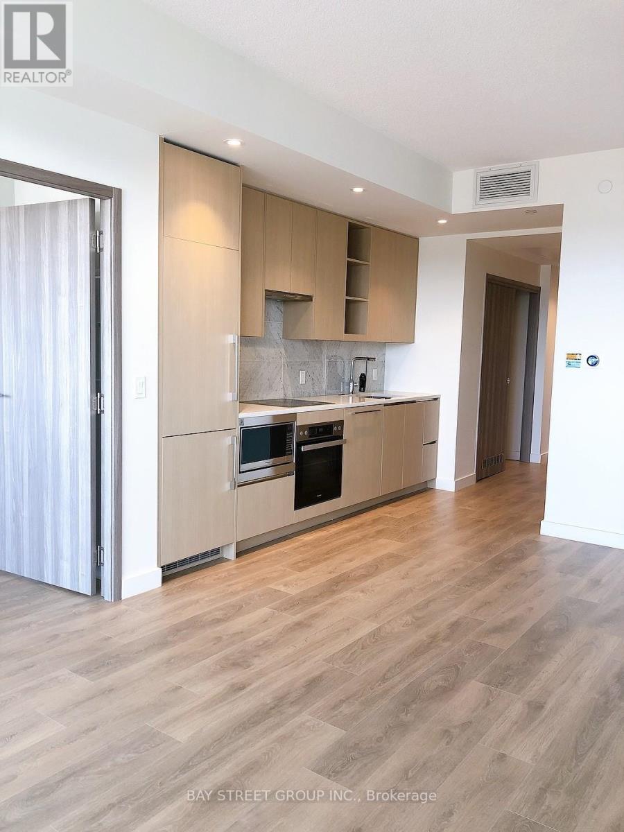 Photo 1 of 1511 85 Mcmahon Drive S, Toronto ON