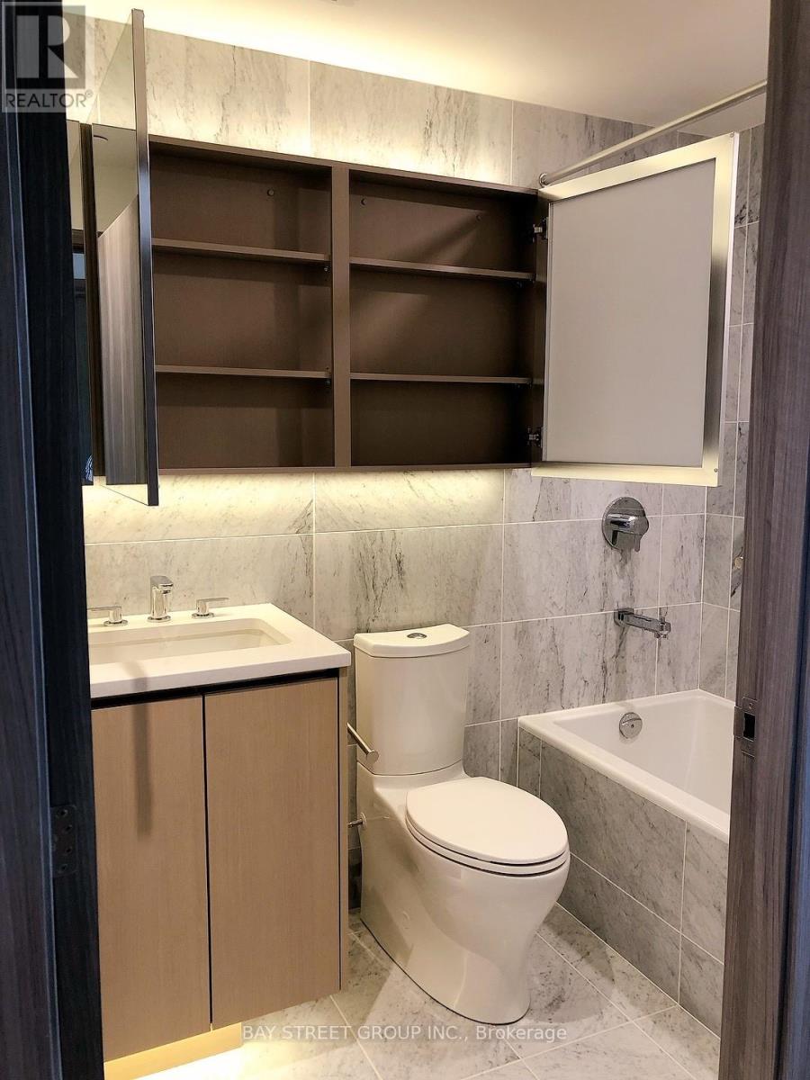 Photo 4 of 1511 85 Mcmahon Drive S, Toronto ON