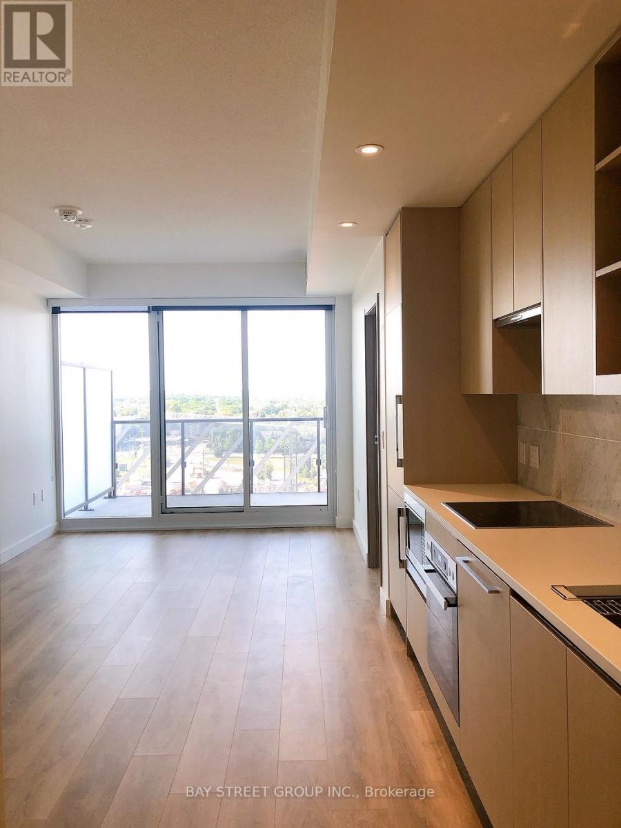 Photo 7 of 1511 85 Mcmahon Drive S, Toronto ON