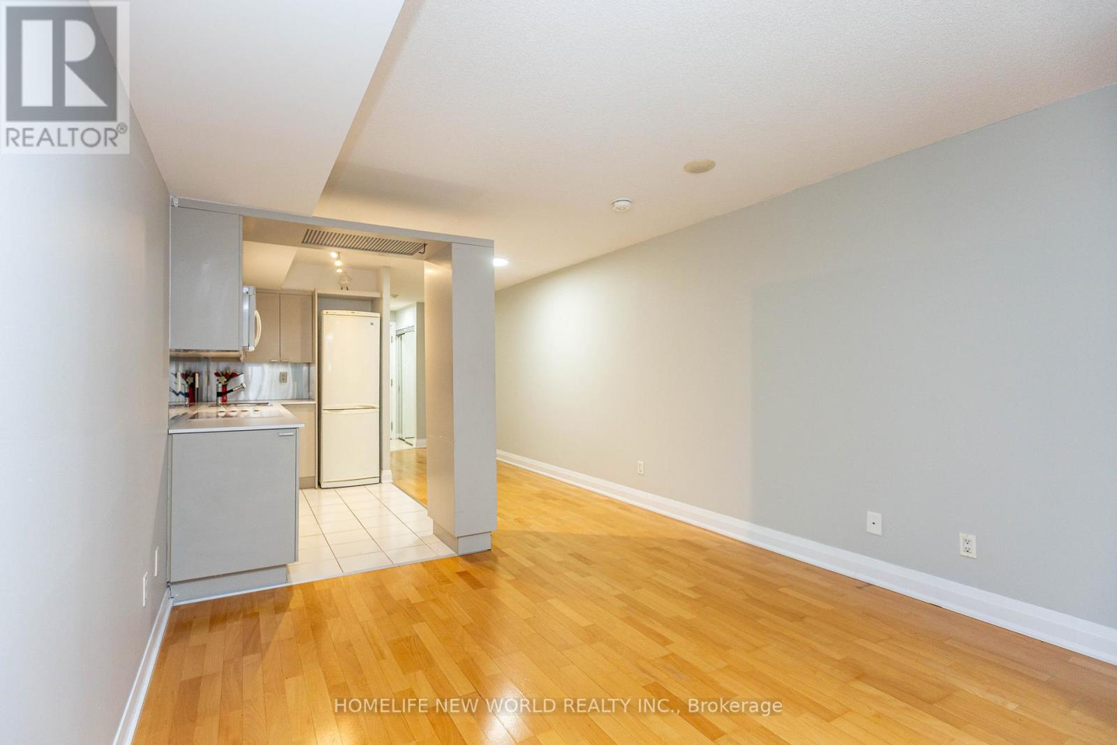 Photo 6 of 951 111 Elizabeth Street, Toronto ON