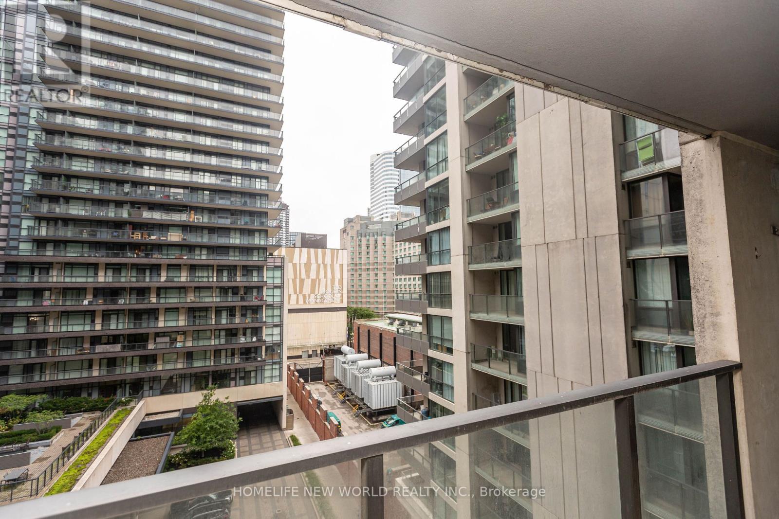 Photo 9 of 951 111 Elizabeth Street, Toronto ON