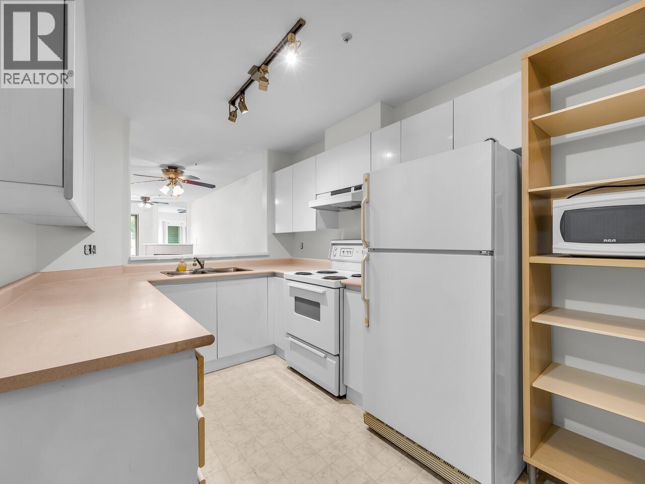 Photo 13 of 304 210 Carnarvon Street, New Westminster BC