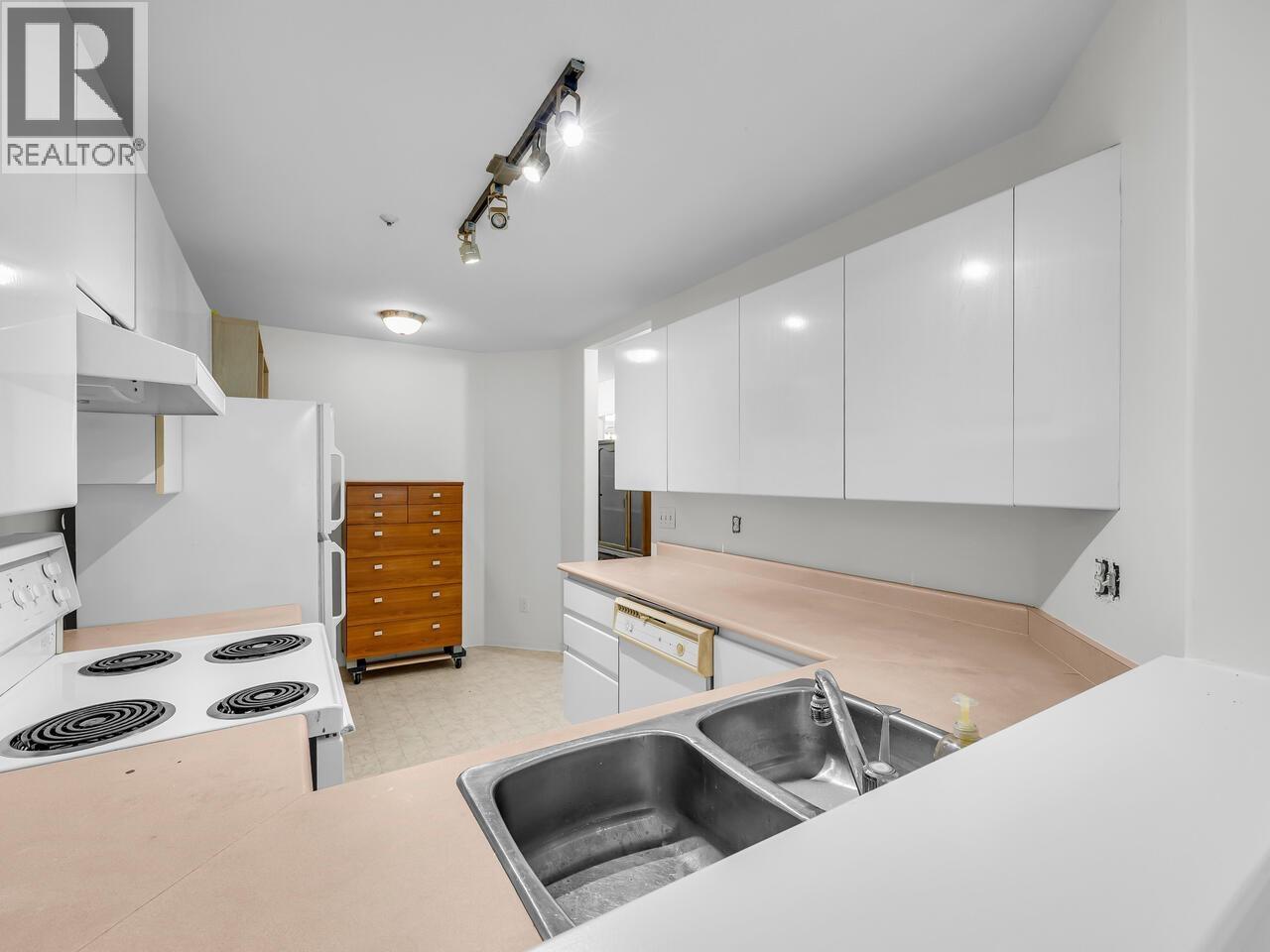 Photo 12 of 304 210 Carnarvon Street, New Westminster BC
