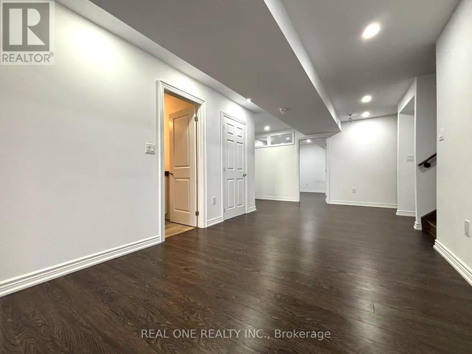 Photo 11 of 23 Beebalm Lane, East Gwillimbury ON