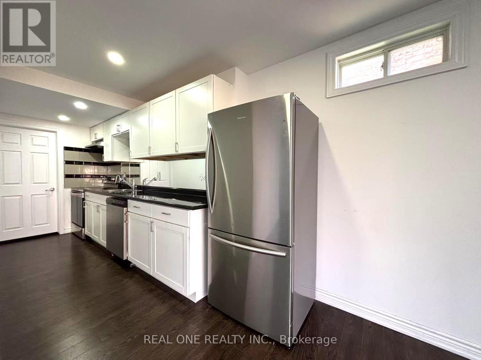 Photo 14 of 23 Beebalm Lane, East Gwillimbury ON