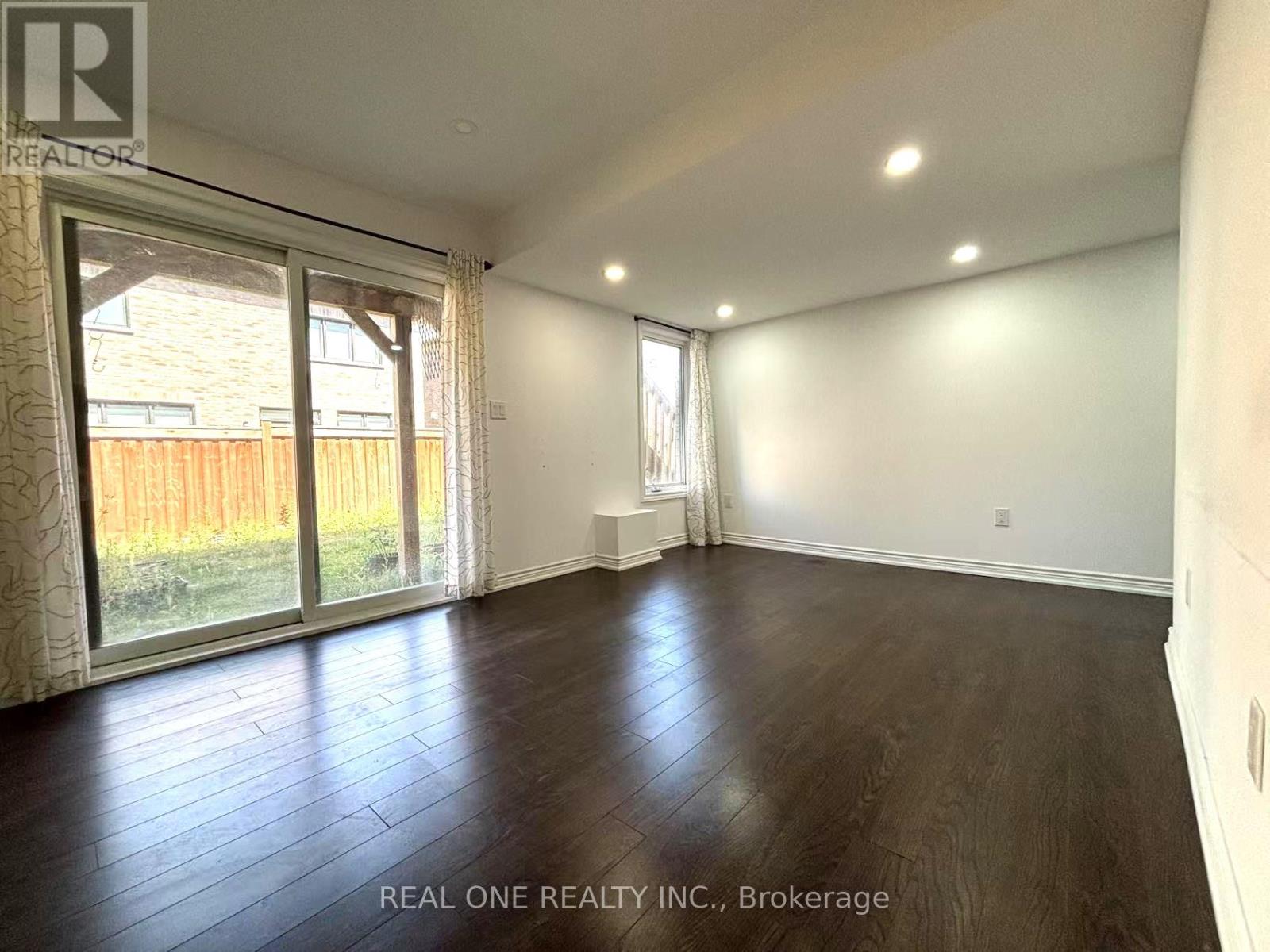 Photo 16 of 23 Beebalm Lane, East Gwillimbury ON