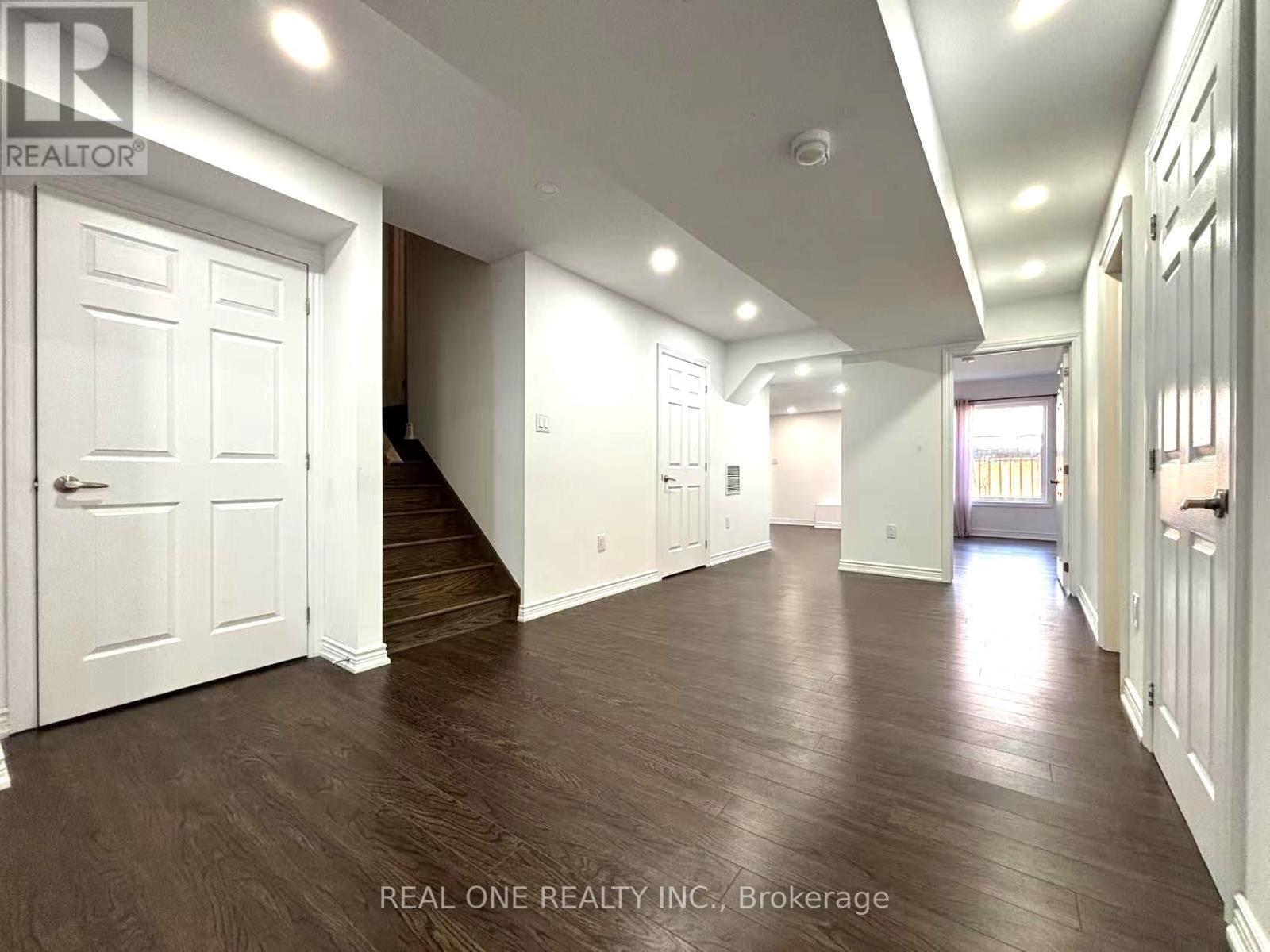 Photo 7 of 23 Beebalm Lane, East Gwillimbury ON