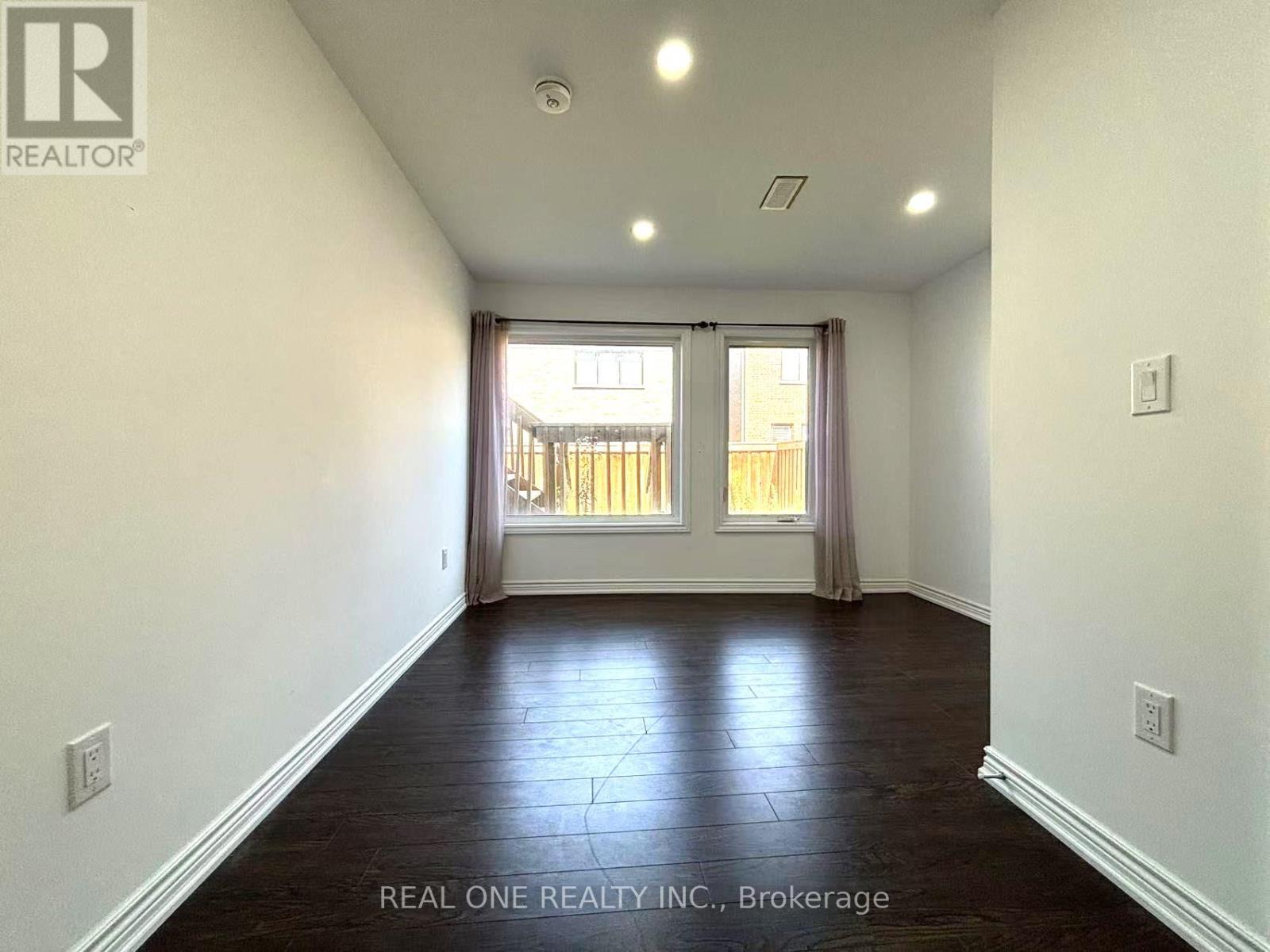 Photo 9 of 23 Beebalm Lane, East Gwillimbury ON