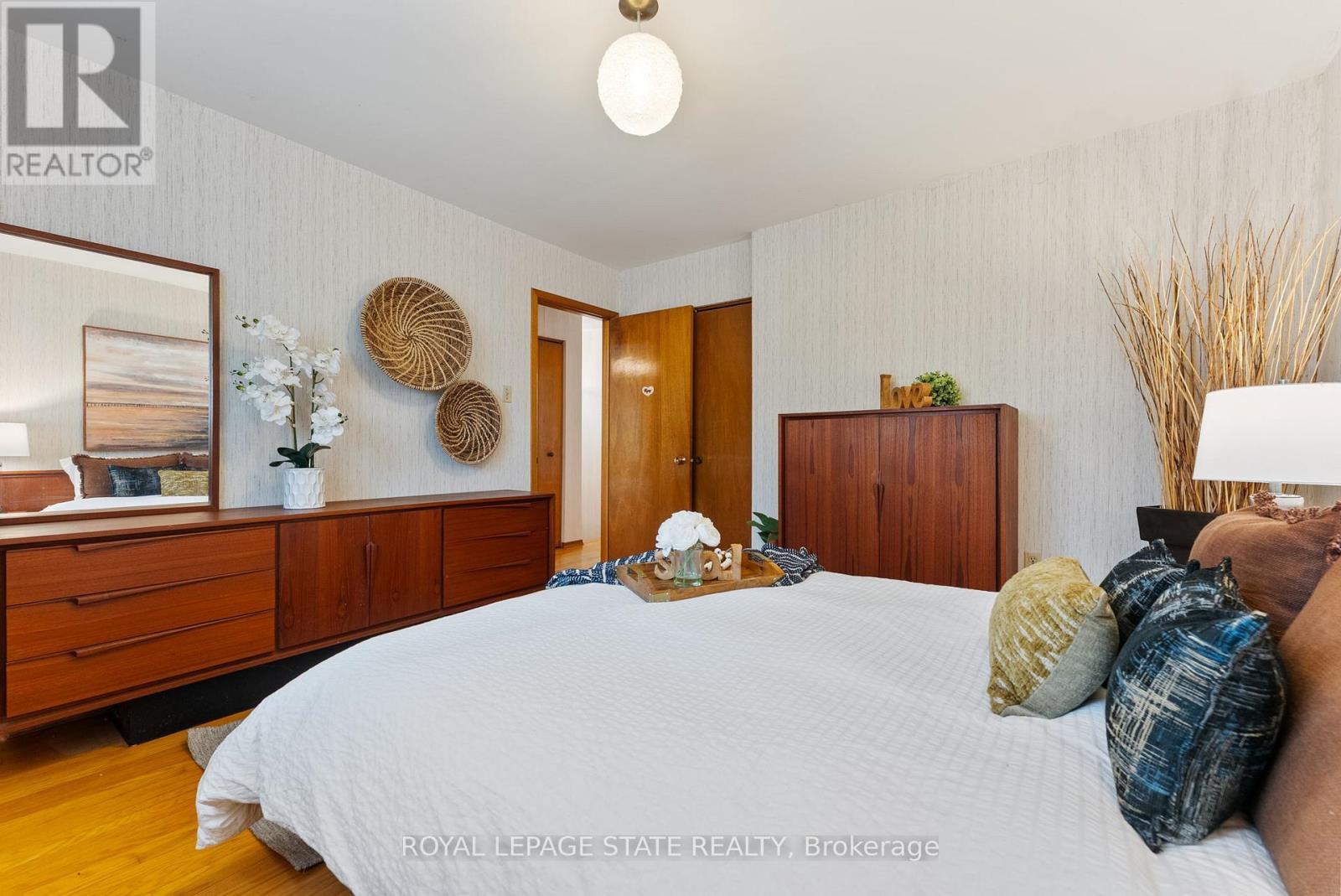 Photo 24 of 104 Berkindale Drive, Hamilton ON