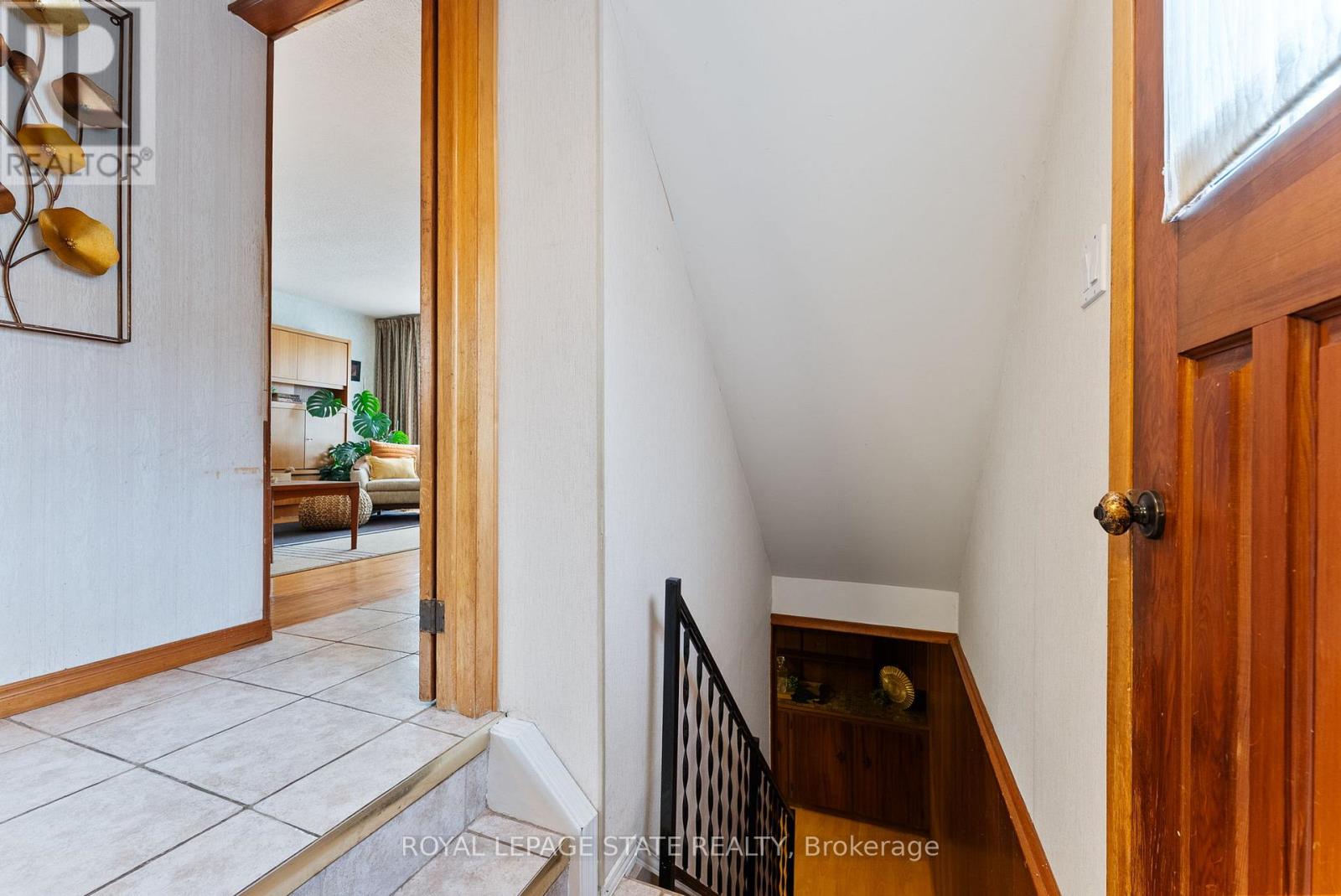Photo 26 of 104 Berkindale Drive, Hamilton ON