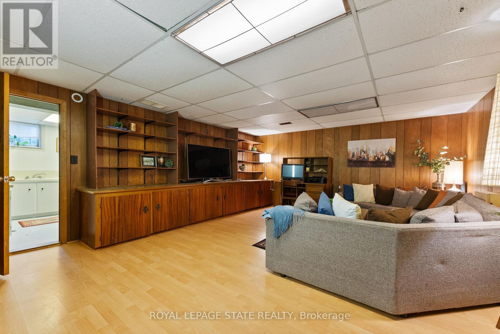Photo 27 of 104 Berkindale Drive, Hamilton ON