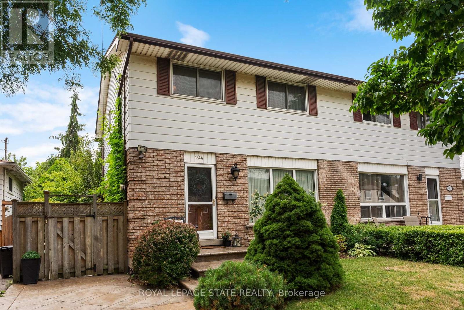 Photo 39 of 104 Berkindale Drive, Hamilton ON