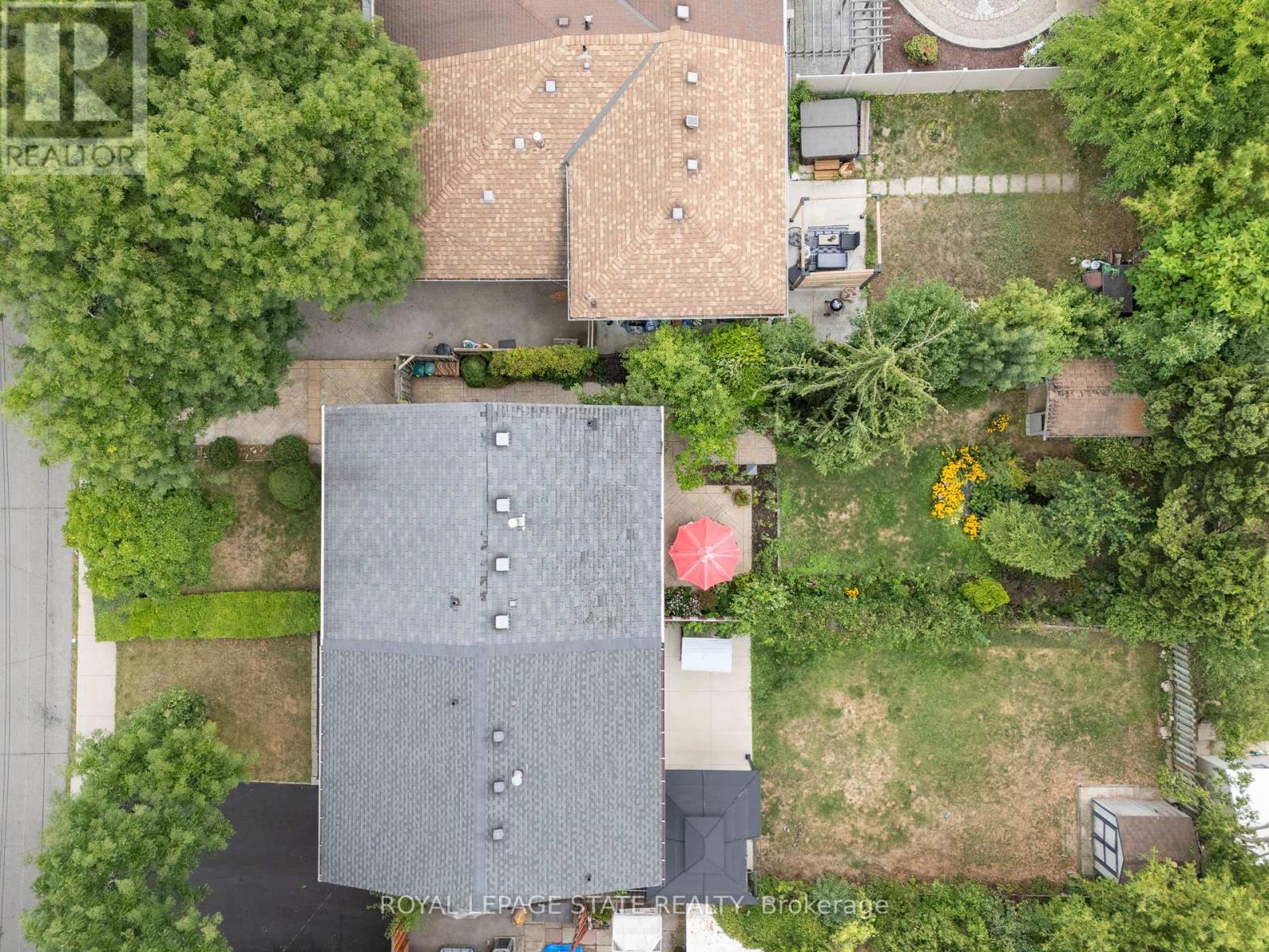 Photo 42 of 104 Berkindale Drive, Hamilton ON
