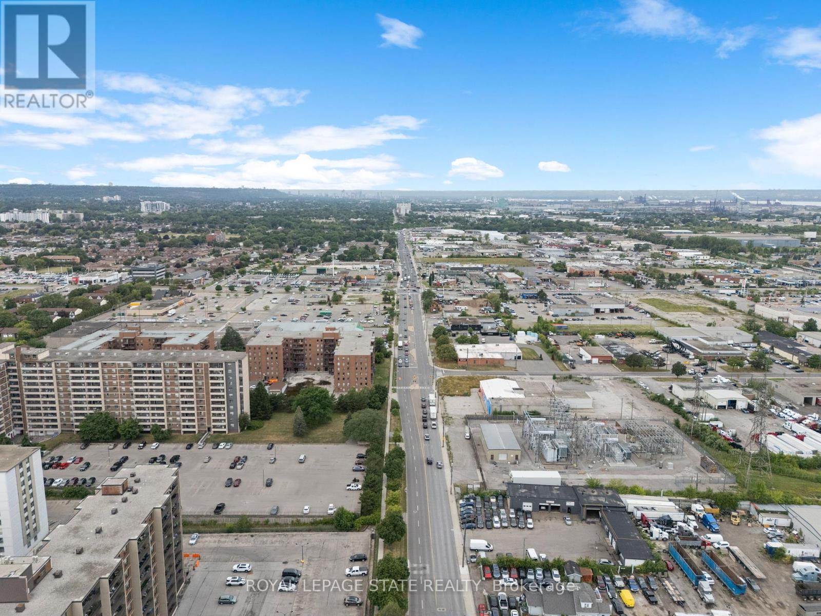 Photo 44 of 104 Berkindale Drive, Hamilton ON