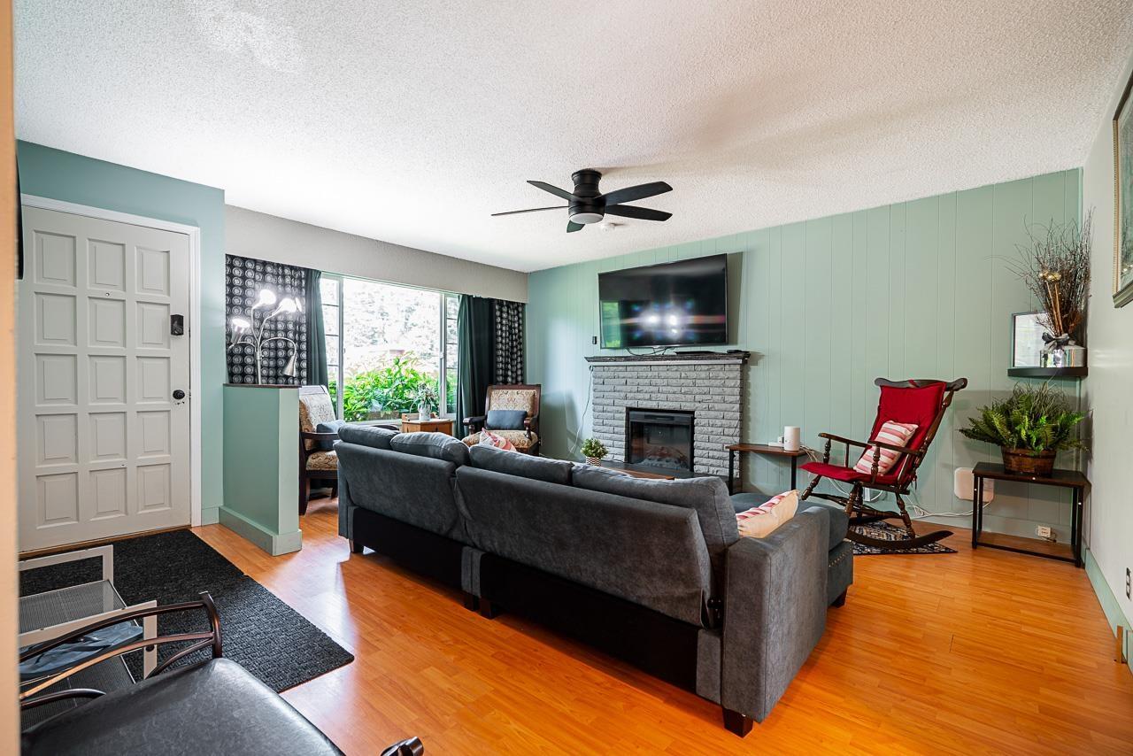 Photo 7 of 19892 36 Avenue, Langley BC