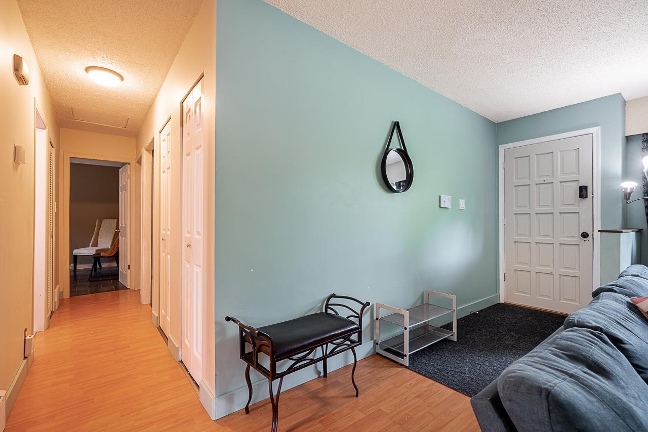 Photo 5 of 19892 36 Avenue, Langley BC