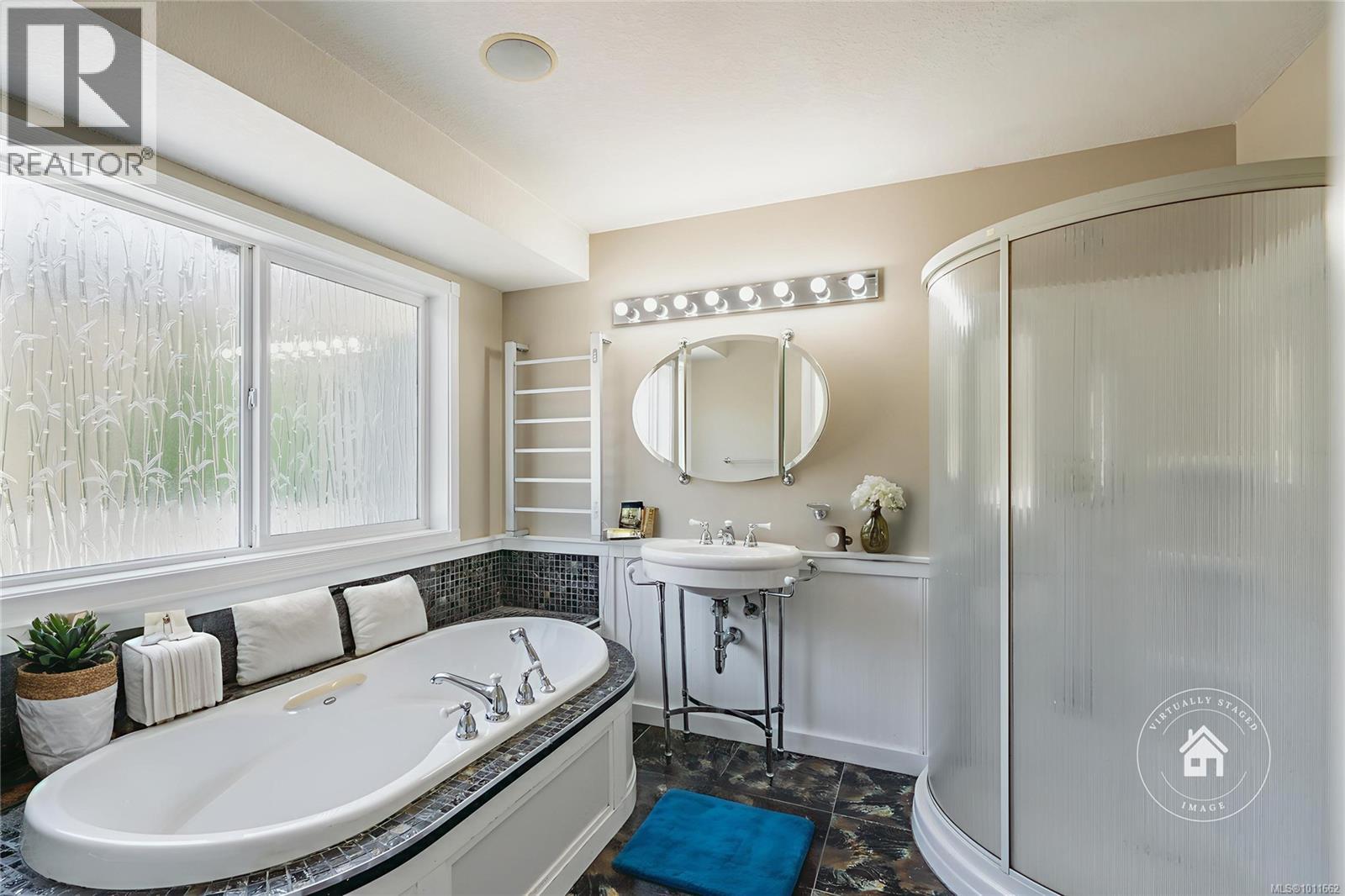 Photo 1 of 5217 Cougar Trail Rd, Nanaimo BC