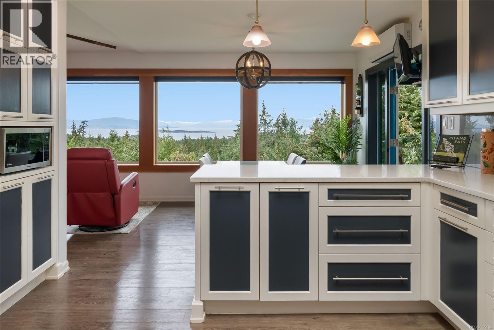 Photo 18 of 2311 Mate Pl, Nanoose Bay BC