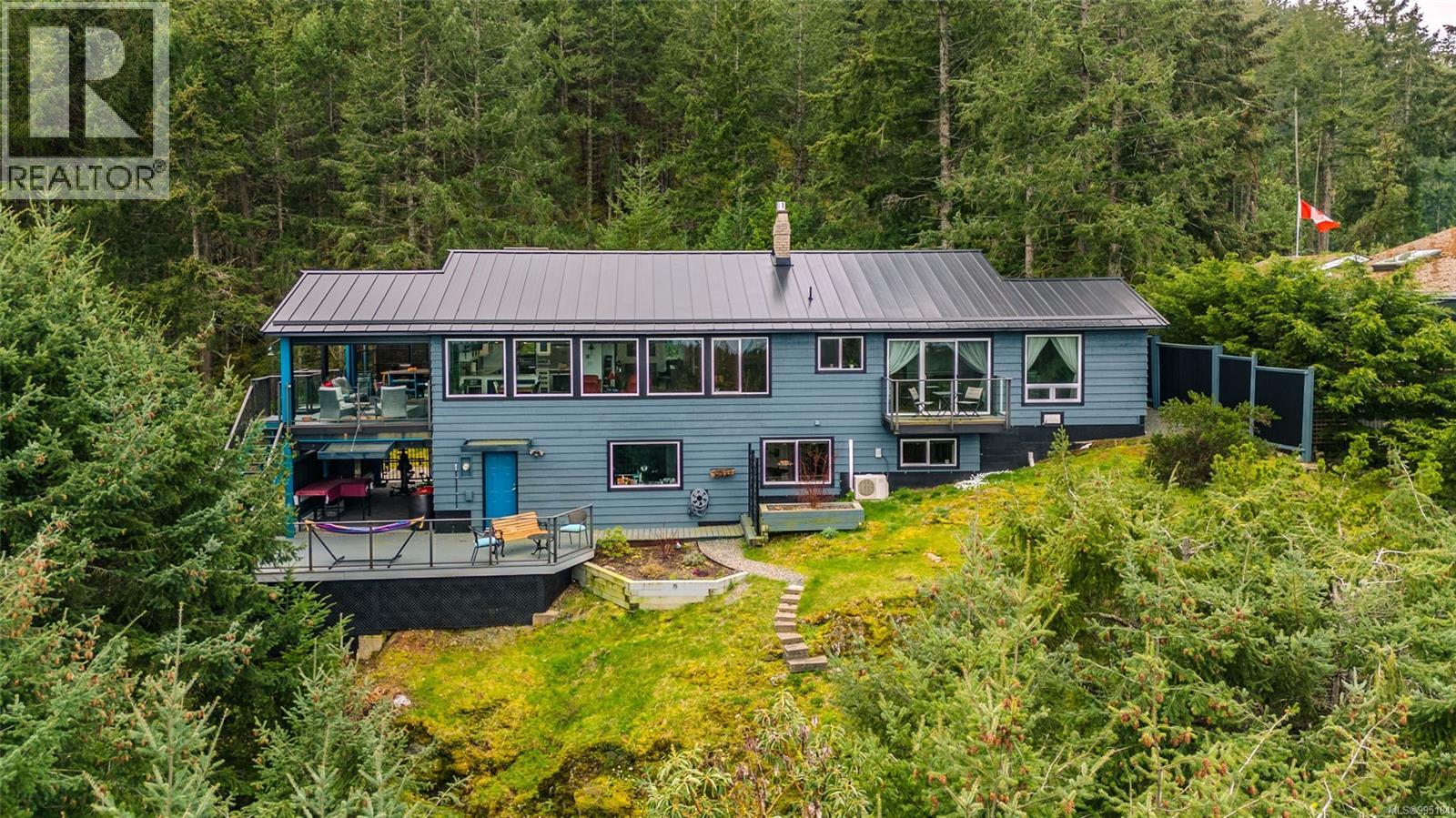 Photo 15 of 2311 Mate Pl, Nanoose Bay BC