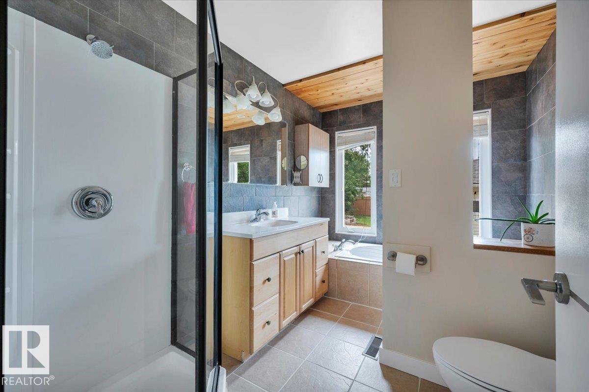 Photo 19 of 2 Meadowbrook Rd, Sherwood Park AB