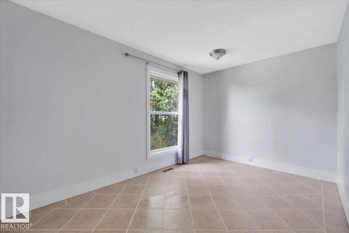 Photo 22 of 2 Meadowbrook Rd, Sherwood Park AB