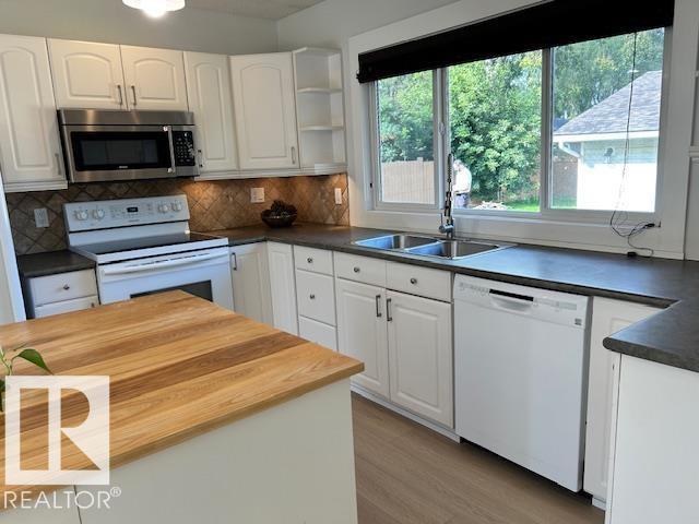 Photo 13 of 2 Meadowbrook Rd, Sherwood Park AB