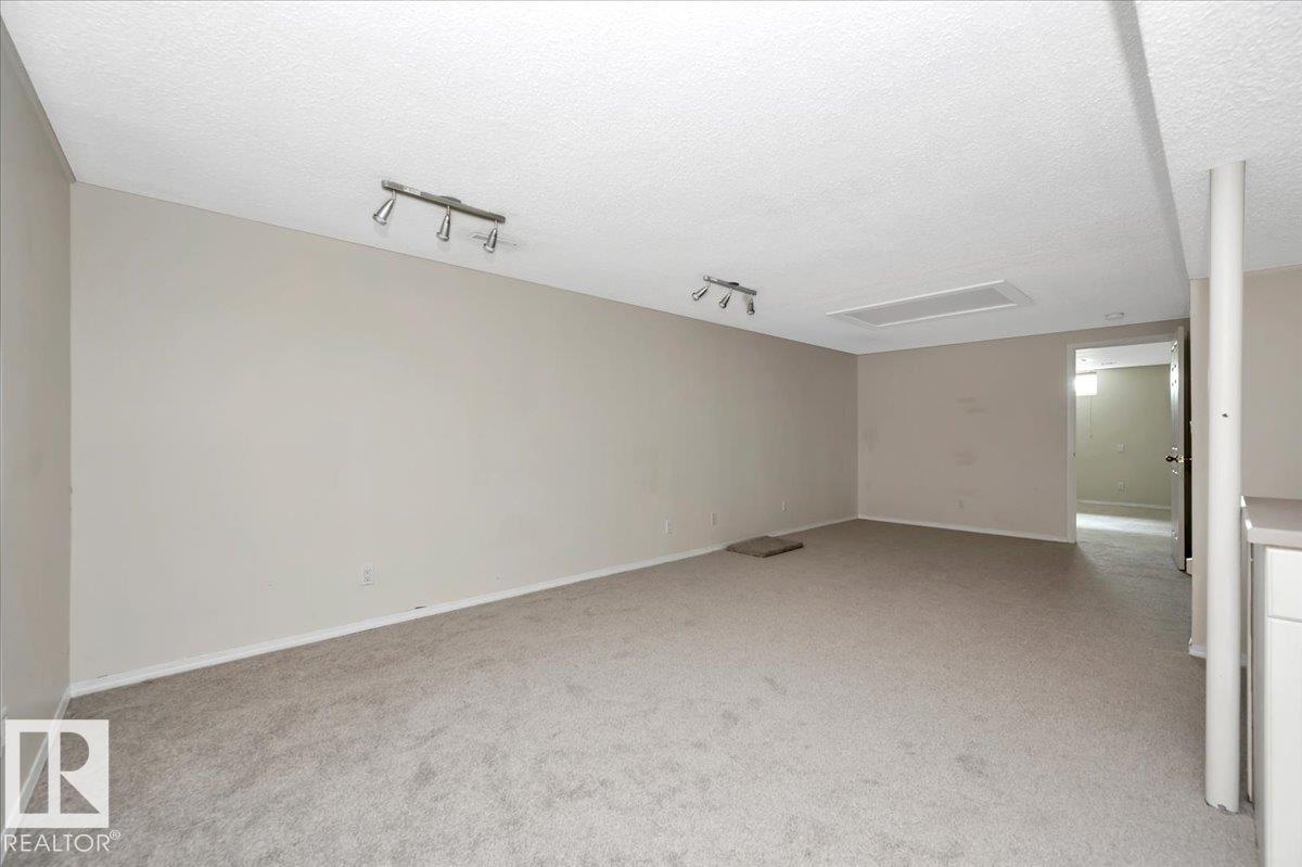 Photo 28 of 2 Meadowbrook Rd, Sherwood Park AB
