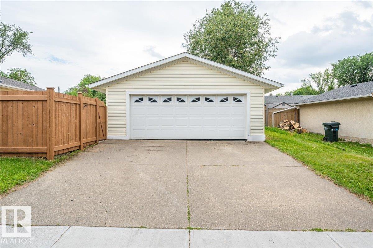 Photo 39 of 2 Meadowbrook Rd, Sherwood Park AB