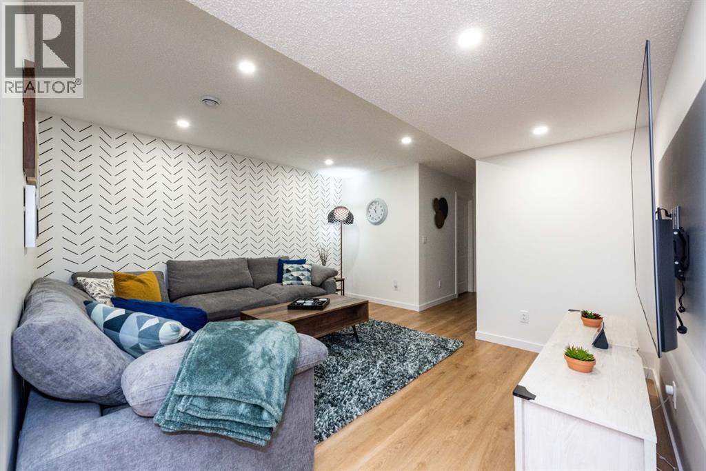 Single Family House for Sale in  Belmont Boulevard SW Belmont Calgary 