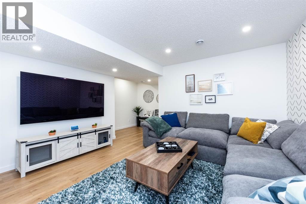 Single Family House for Sale in  Belmont Boulevard SW Belmont Calgary 
