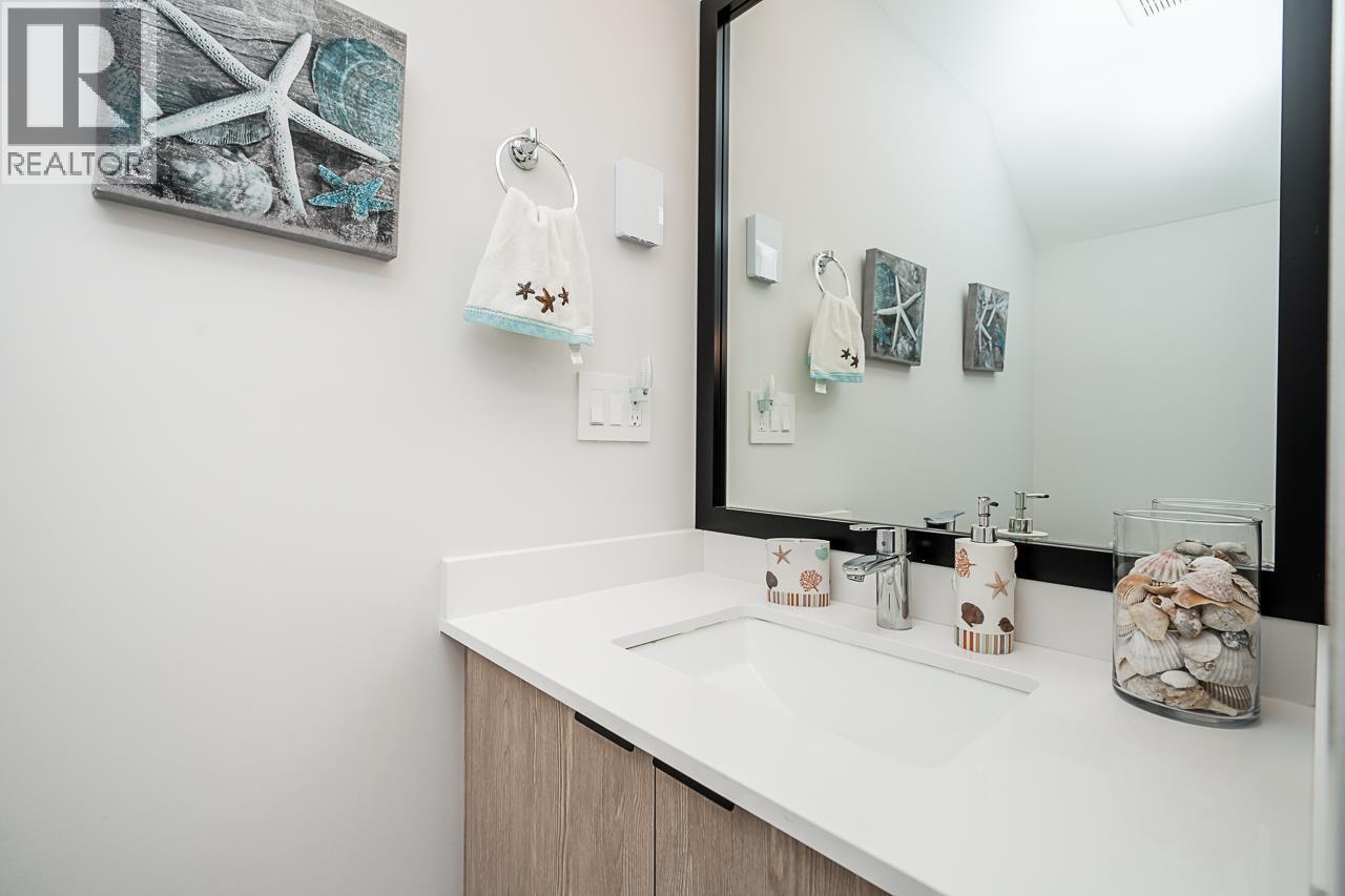 Photo 10 of 21 1211 Eighth Avenue, New Westminster BC