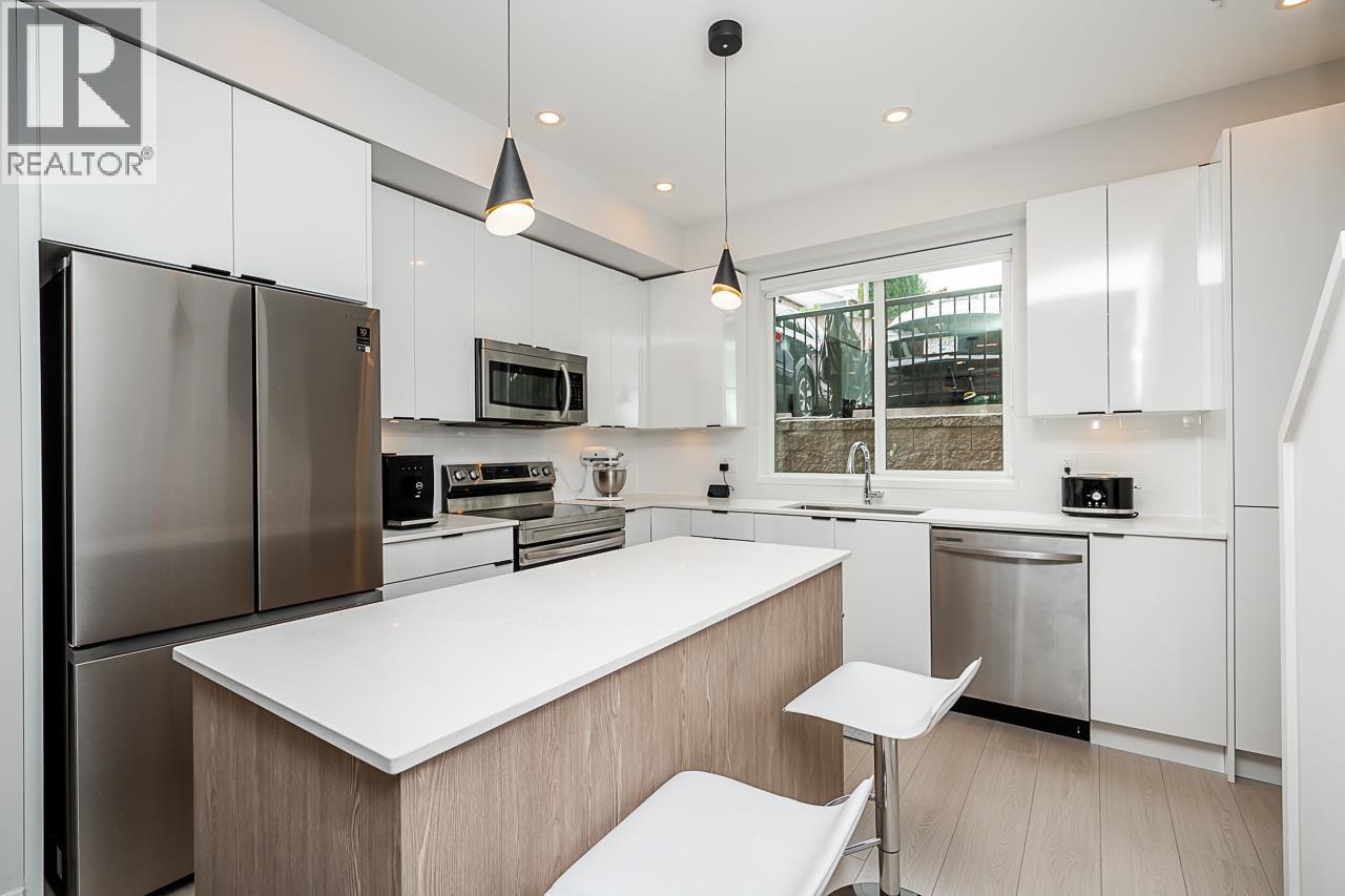 Photo 7 of 21 1211 Eighth Avenue, New Westminster BC
