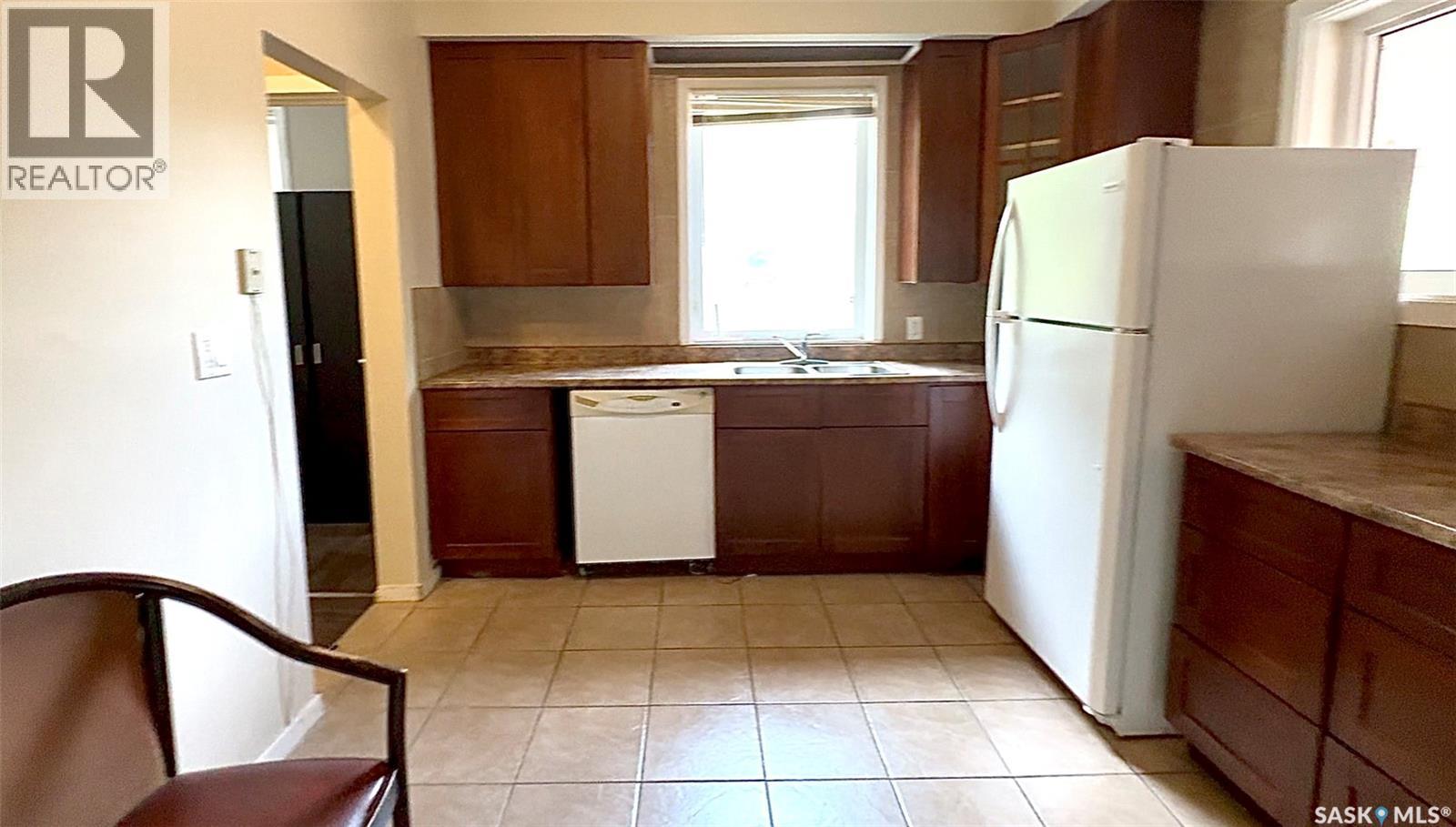 Photo 10 of 401 Garfield Street, Davidson SK