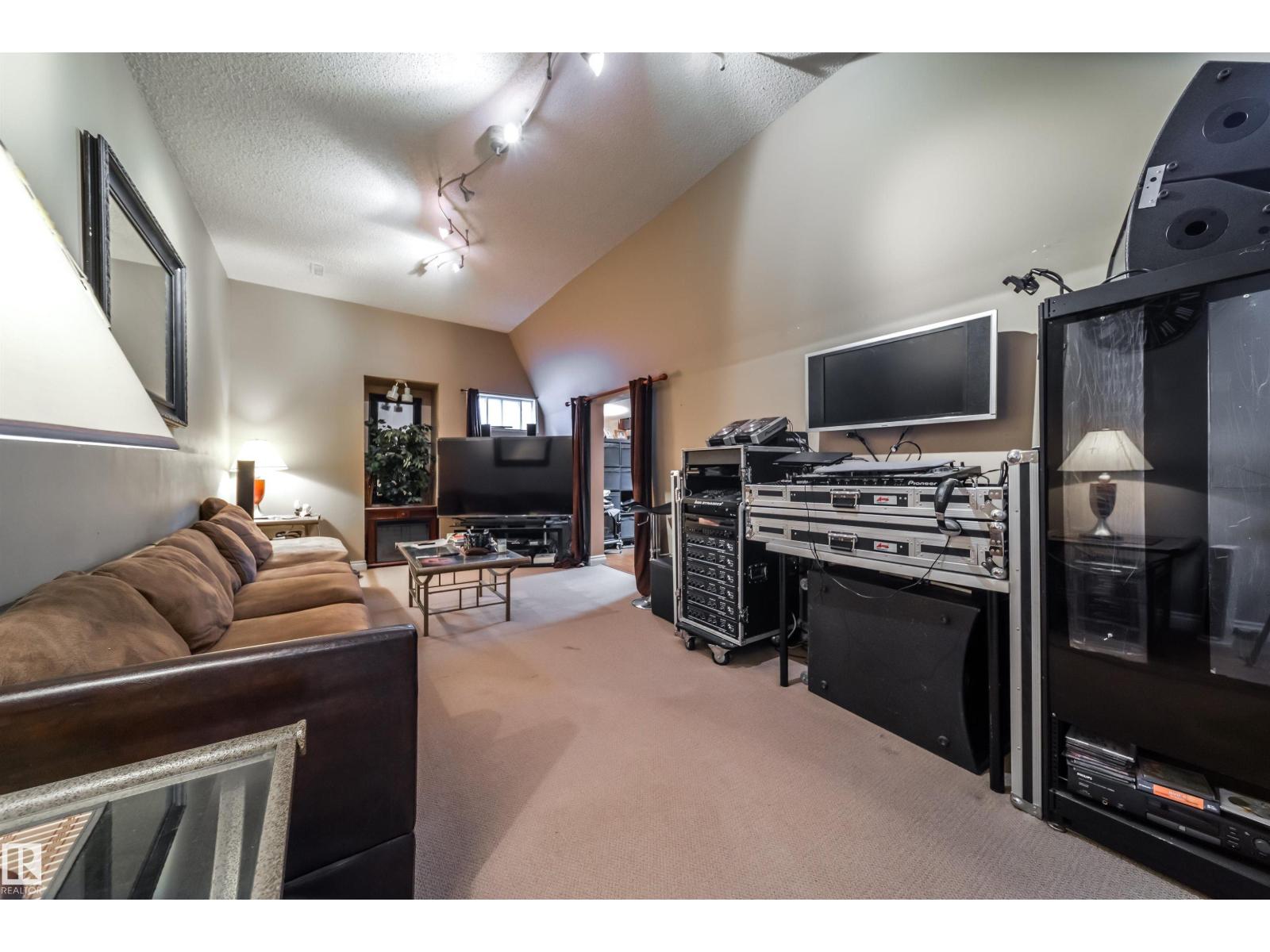 Photo 32 of 18111 76 Av Nw, Edmonton AB