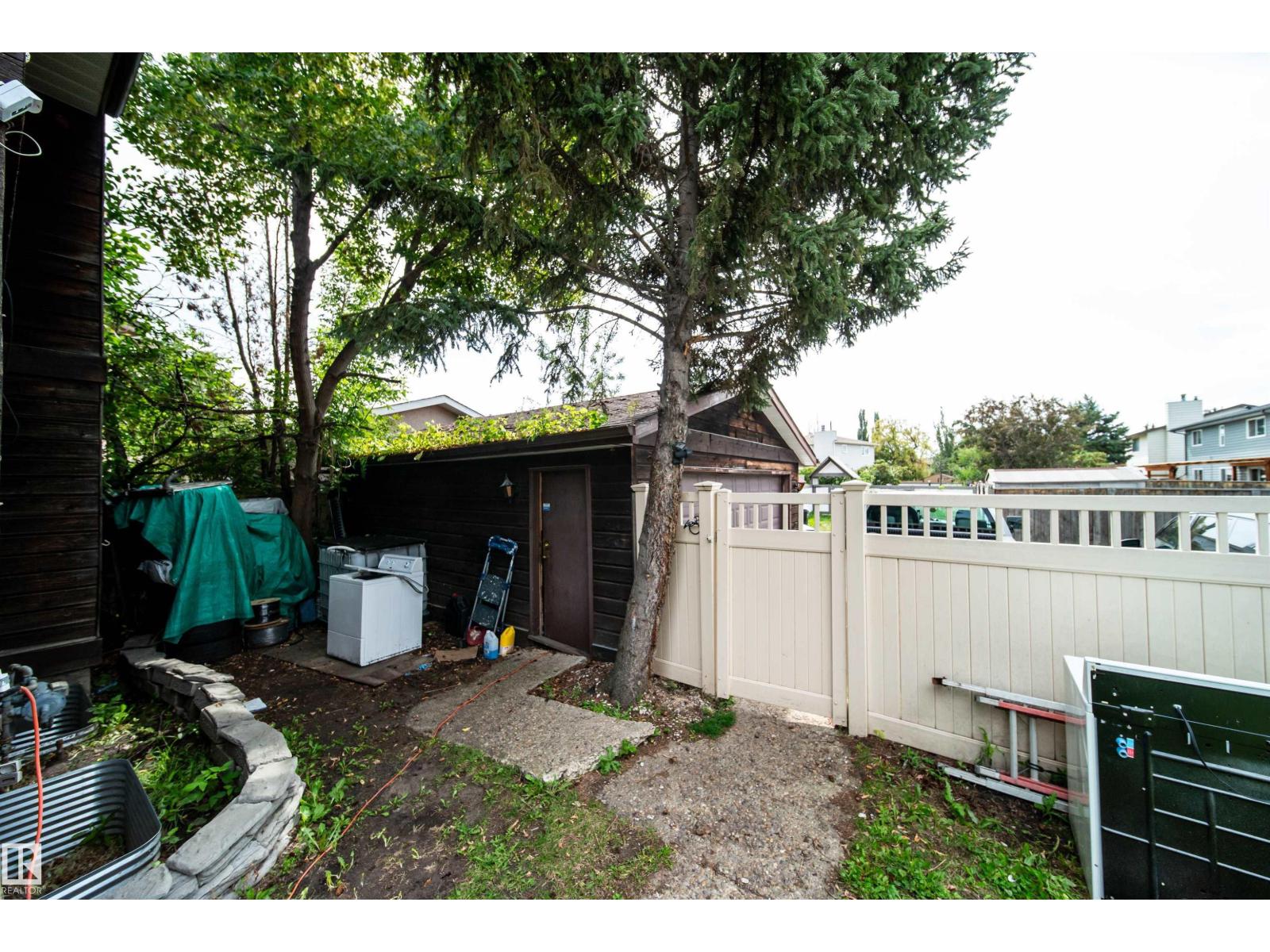 Photo 26 of 18111 76 Av Nw, Edmonton AB