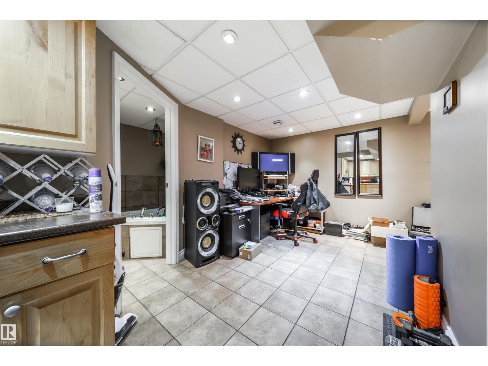 Photo 39 of 18111 76 Av Nw, Edmonton AB