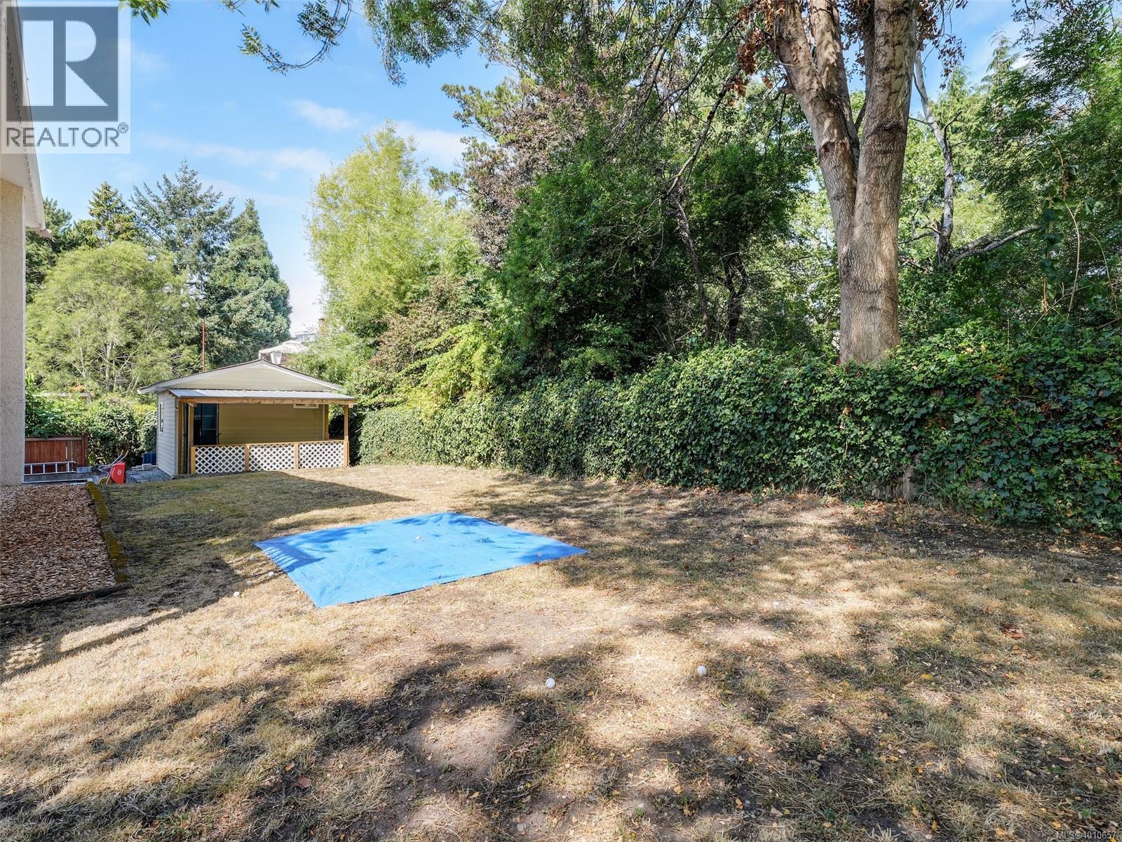 Photo 24 of 948 Mckenzie Ave, Saanich BC