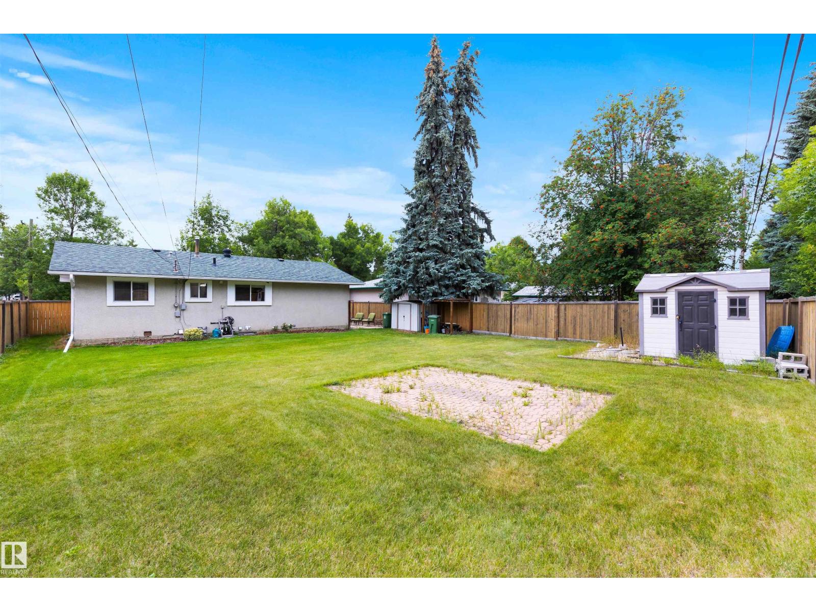 Photo 2 of 35 Stanley Dr, St Albert AB