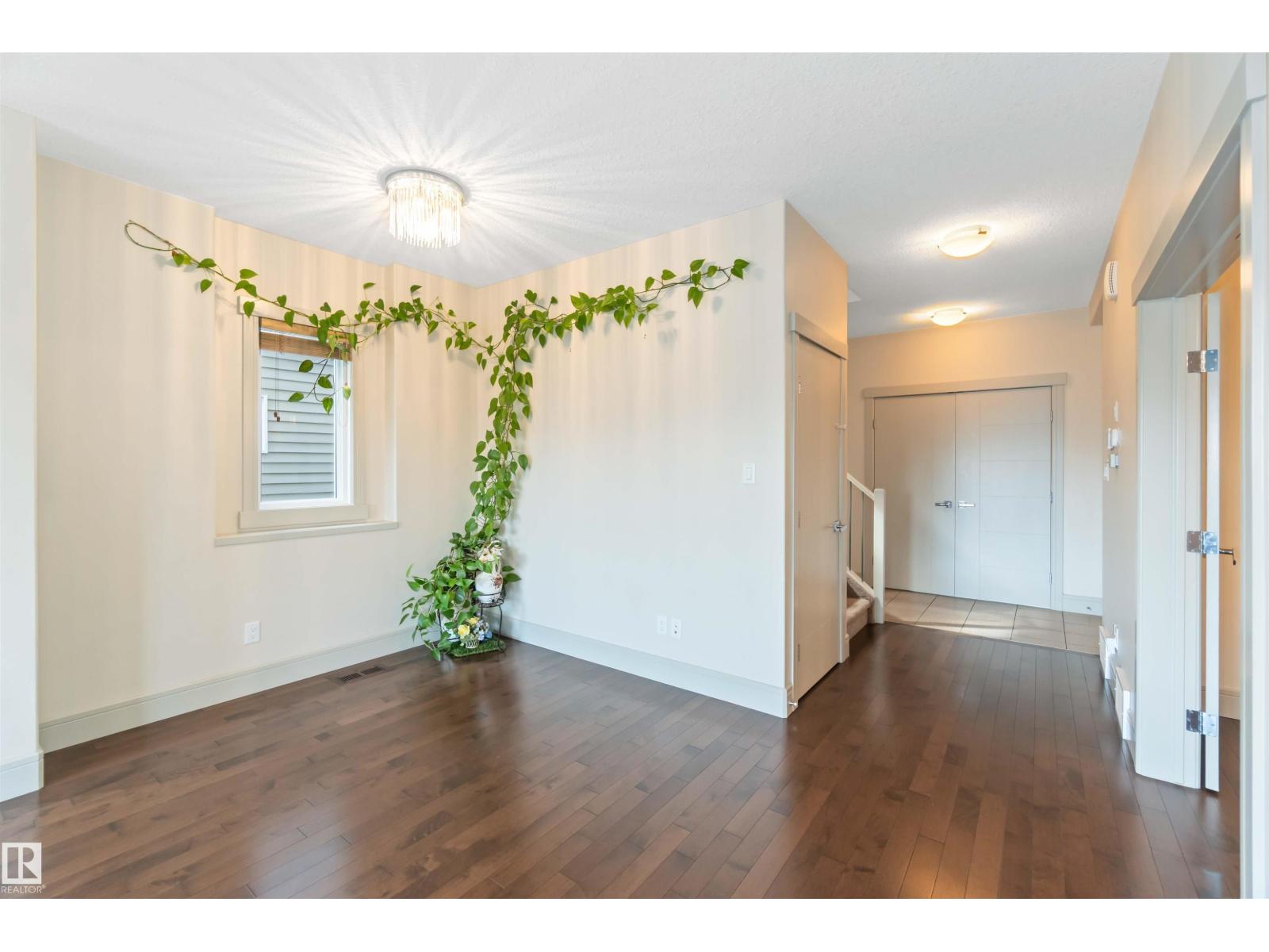 Photo 8 of 3434 Parker Loop Sw, Edmonton AB